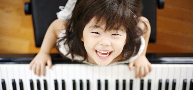 Những bí quyết chọn mua đàn piano cho bé ba mẹ nhất định phải biết