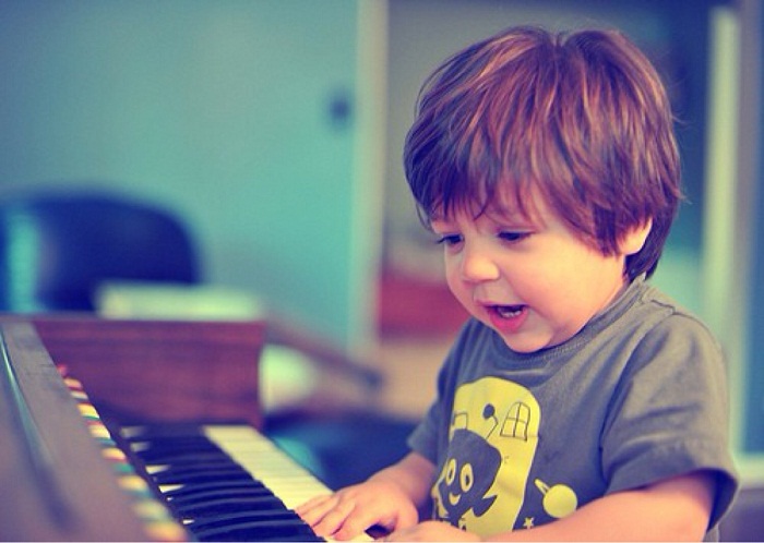 Vì sao muốn luyện thanh nhạc ba mẹ nên cho bé học Piano ở nhạc viện?