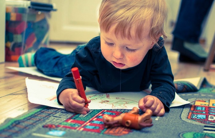 Hướng dẫn cách dạy vẽ cho bé 2 tuổi tại nhà