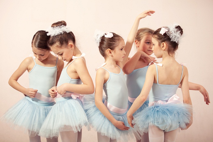Bạn có biết từ đâu đầm múa ballet cho bé lại có kiểu dáng như vậy?
