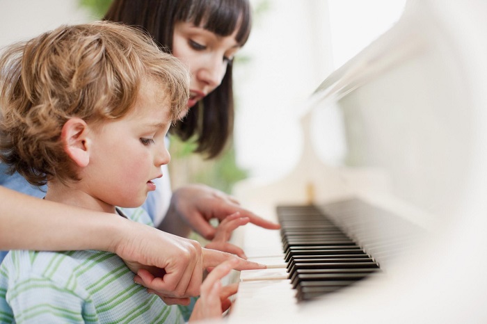 Dạy đàn Piano cho bé 5 tuổi liệu có sớm quá không?