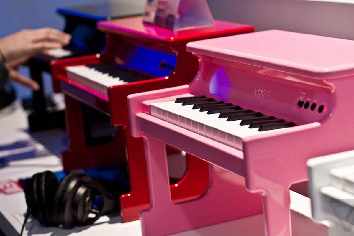 Ba mẹ có nên mua đàn Piano mini cho bé hay không?