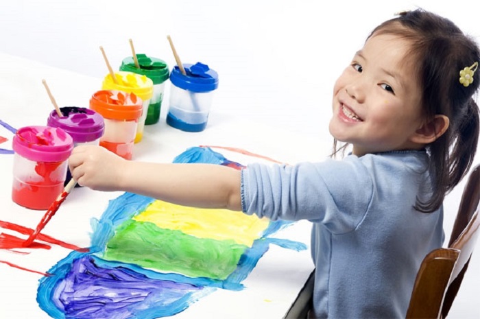Những điều ba mẹ cần cân nhắc khi chọn lớp học vẽ cho bé 5 tuổi