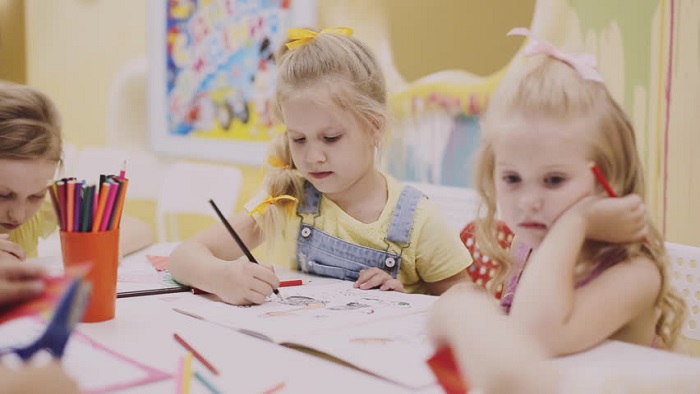 Lớp học vẽ cho bé 2 tuổi có giúp bé bộc lộ được năng khiếu?