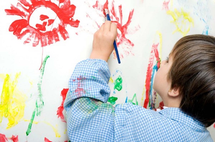 Tại sao ba mẹ nên đăng kí cho bé lớp học vẽ tranh cho trẻ em?