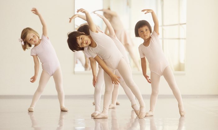Lớp múa ballet cho bé hcm: Những lợi ích mà ba mẹ chưa biết đến
