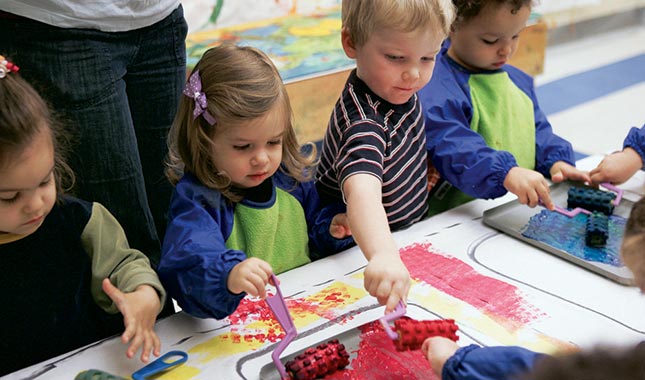 Lớp dạy bé học vẽ chất lượng cho trẻ 3 tuổi