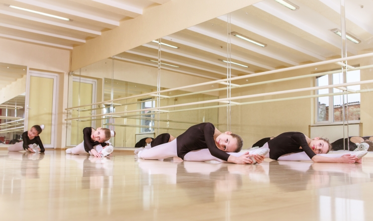 Hướng dẫn múa ballet cơ bản: Các bài tập khởi động - hình ảnh 2