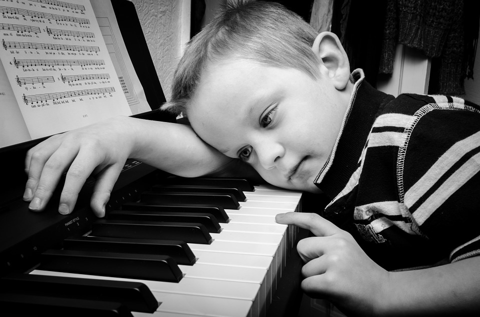Dạy piano cho trẻ tự kỉ - Niềm hy vọng mới cho nhiều bậc phụ huynh 