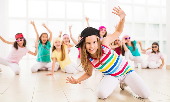 Bật mí những bài tập tại lớp dạy Nhảy hiện đại cho bé đúng chuẩn