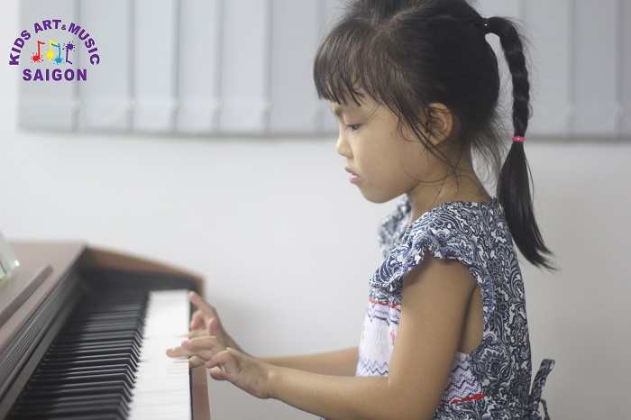 Nên dạy piano tại nhà Hà Nội cho trẻ em hay ở trường nhạc? hinh anh 1