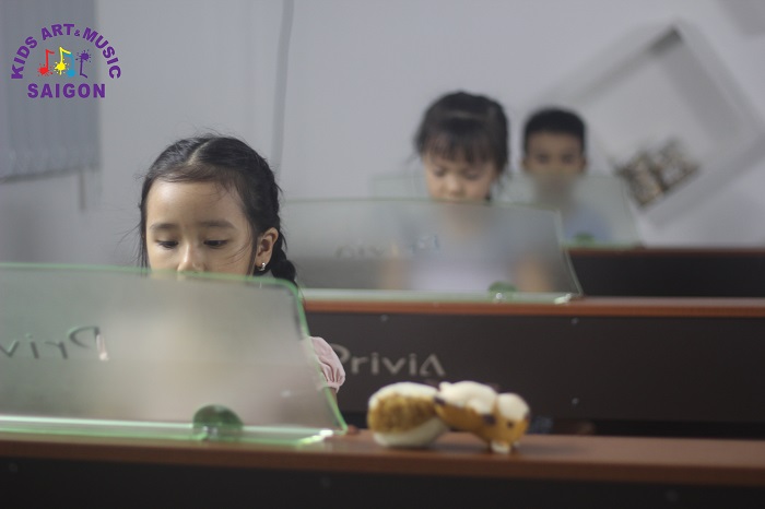 Cho bé học piano ở Hà Nội – Cân nhắc khả năng của trẻ theo từng lứa tuổi