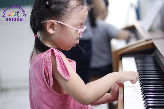 Dạy đàn piano tại nhà Hà Nội cho trẻ sẽ đem đến cho trẻ những lợi ích gì? hinh anh 1