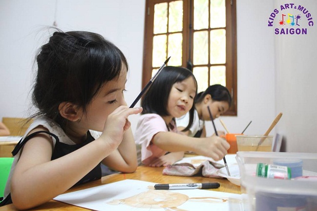 Ba mẹ nên cho bé học vẽ ở đâu Hà Nội?