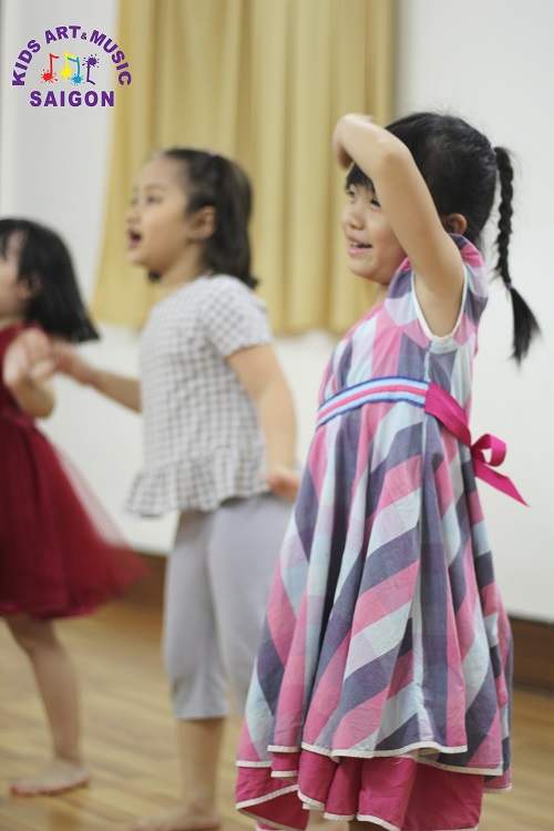Lợi ích khi cho bé học Nhảy hiện đại ở Hà Nội
