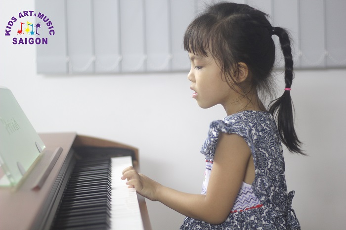 Mách nhỏ phương pháp dạy đàn cho thầy cô khi nhận dạy piano tại nhà Hà Nội cho bé