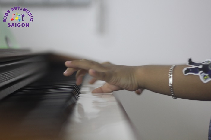 Bạn đã bao giờ nghĩ đến các lớp học đàn piano Hà Nội cho trẻ mầm non chưa?