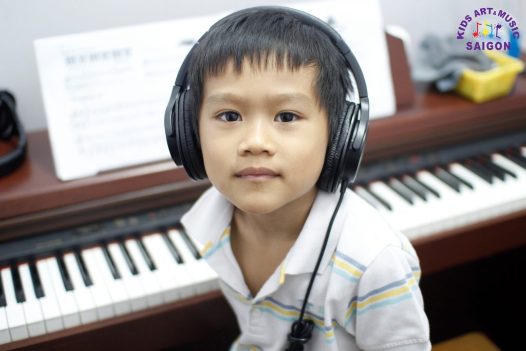 Nên cho bé học đàn Piano ở Hà Nội từ bao nhiêu tuổi ba mẹ đã biết chưa hình ảnh 2