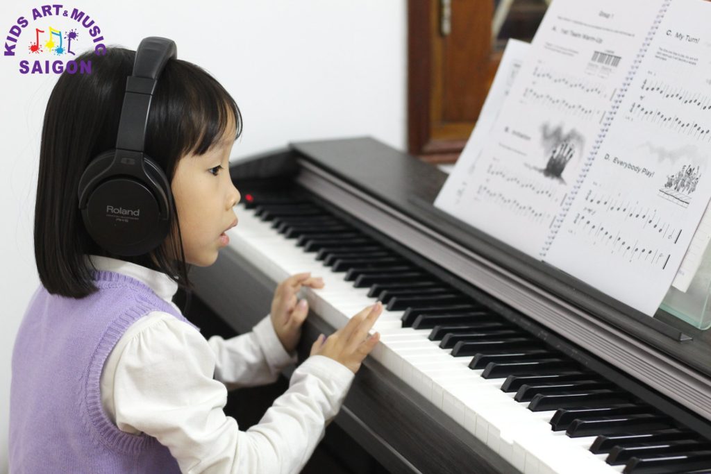 Cách tự học piano tại nhà cho người mới bắt đầu hình ảnh 2