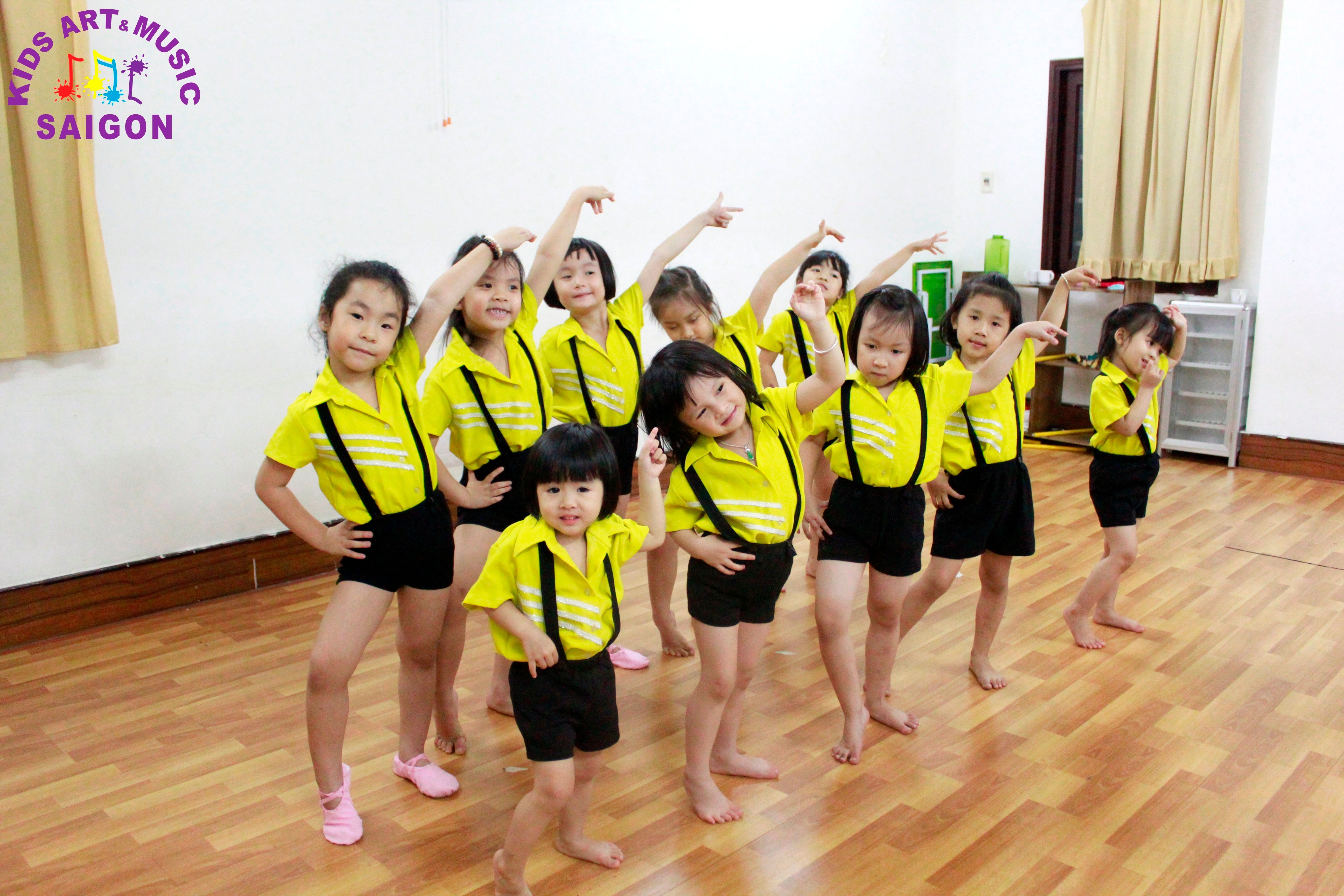 Khám phá sân chơi năng động của các bé thiếu nhi nhảy aerobic 