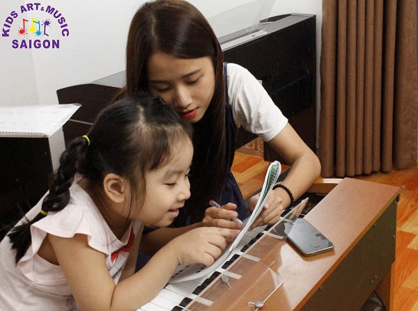 Tìm trung tâm dạy piano Hà Nội giúp con chắp cánh ước mơ bay xa hình ảnh 2
