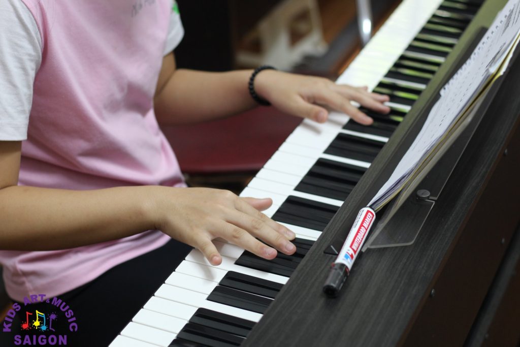 Lợi ích to lớn khi gửi con vào các lớp học piano ở Hà Nội 3