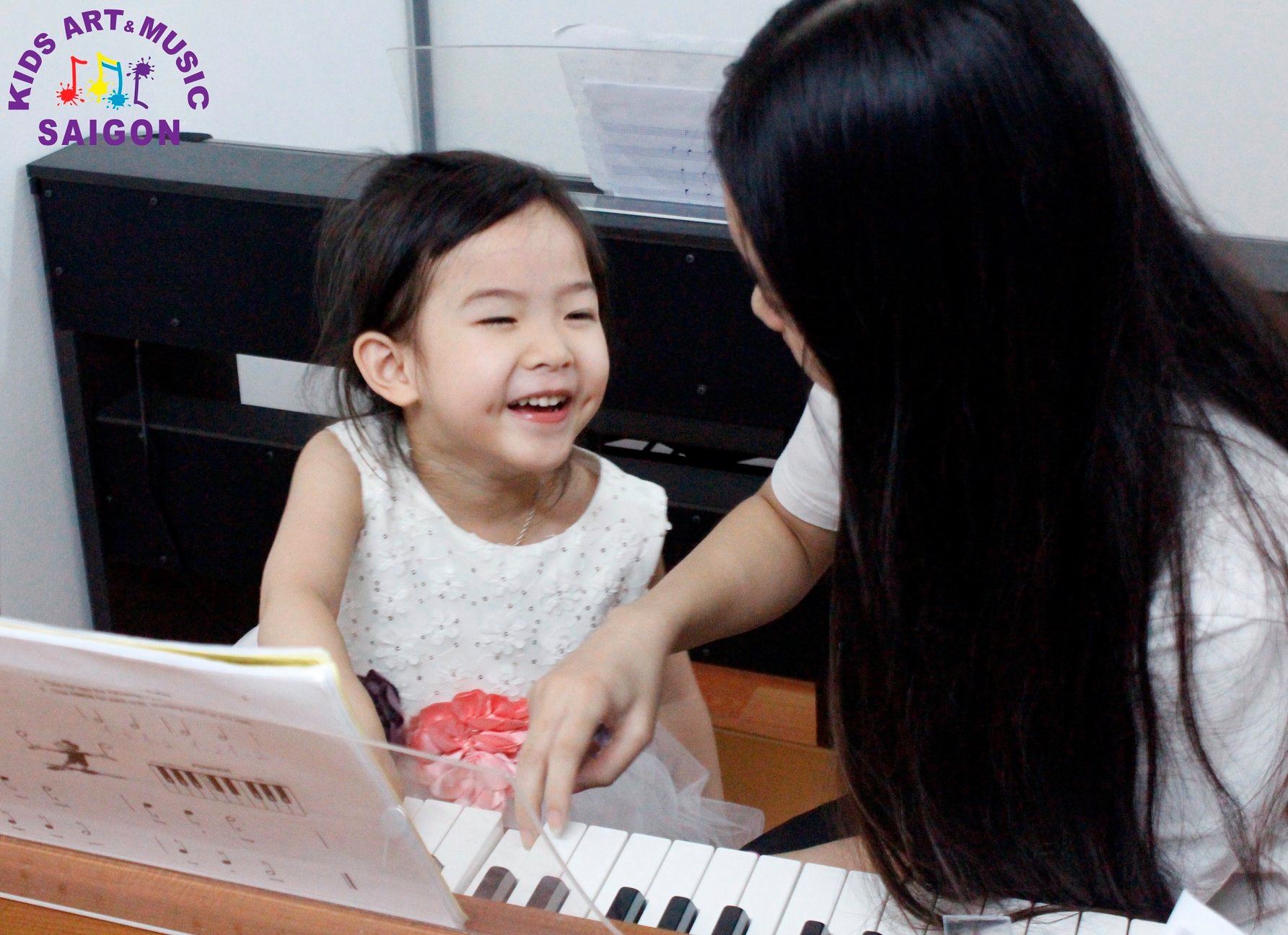 5 cách giúp bé hứng thú hơn khi tham gia lớp dạy Piano tại Hải Phòng hình ảnh 3