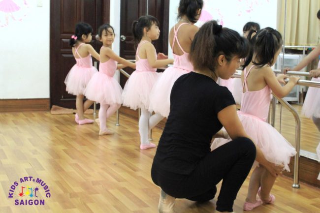 Tại sao nên cho bé tham gia các lớp múa ballet thiếu nhi ở Bình Dương?