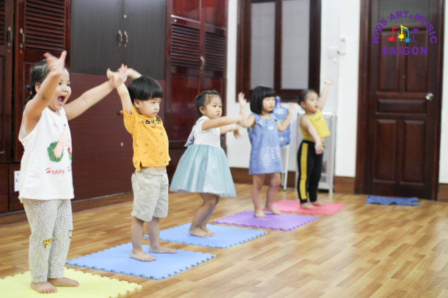 Ba mẹ đã biết gì về những lớp nhảy aerobic trẻ mầm non ở quận Hoàng Mai Hà Nội chưa?