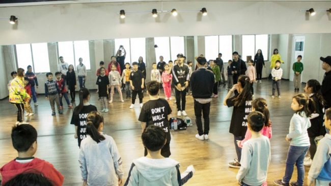 Ba mẹ đã biết gì về những lớp học nhảy hiện đại ở quận Hoàng Mai Hà Nội chưa? hình ảnh 2