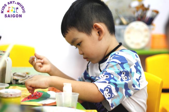 Tại sao ba mẹ nên cho bé tham gia các lớp dạy vẽ tại quận Tân Phú? hình ảnh 2