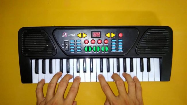 Khám phá bí ẩn từ những lớp học đàn organ ở quận Tân Phú