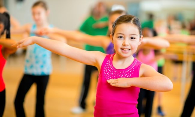 Có gì thú vị bên trong những lớp nhảy aerobic mẫu giáo ở quận Tân Phú?