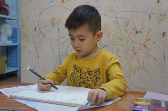Cho bé tham gia các lớp dạy vẽ tại quận Hoàng Mai Hà Nội có thực sự hữu ích? hình ảnh 2