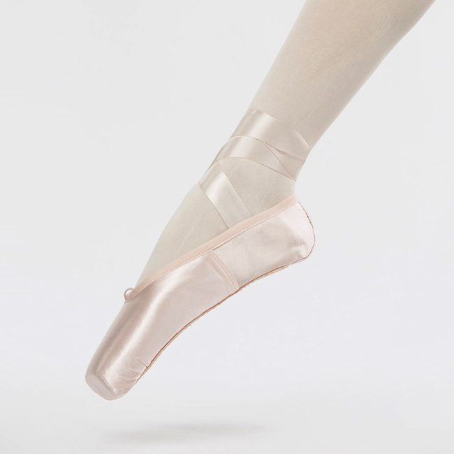Khám phá sự đặc biệt của những đôi giày Ballet mũi cứng ảnh 3