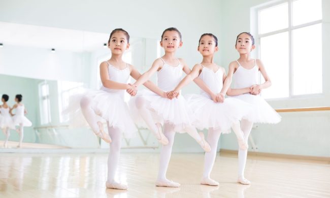 Những bộ váy múa Ballet cho bé Hà Nội có gì đặc biệt?