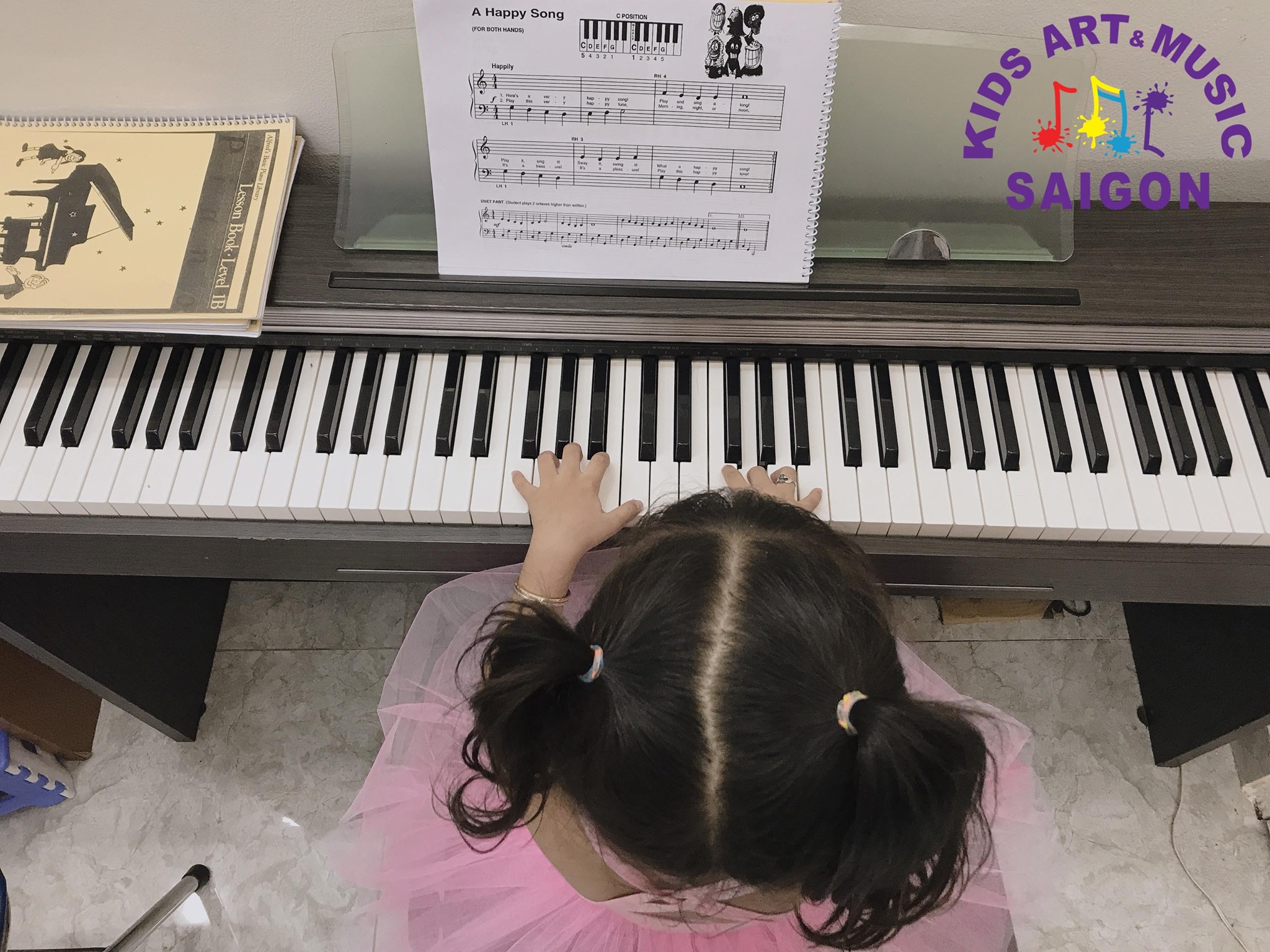Ba mẹ cần lưu ý gì để có thể chơi đàn cùng con khi cho bé học piano? - hình ảnh 3
