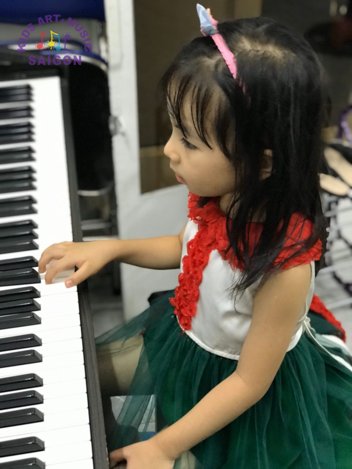 Một số lưu ý khi mua đàn piano điện Hà Nội cho bé