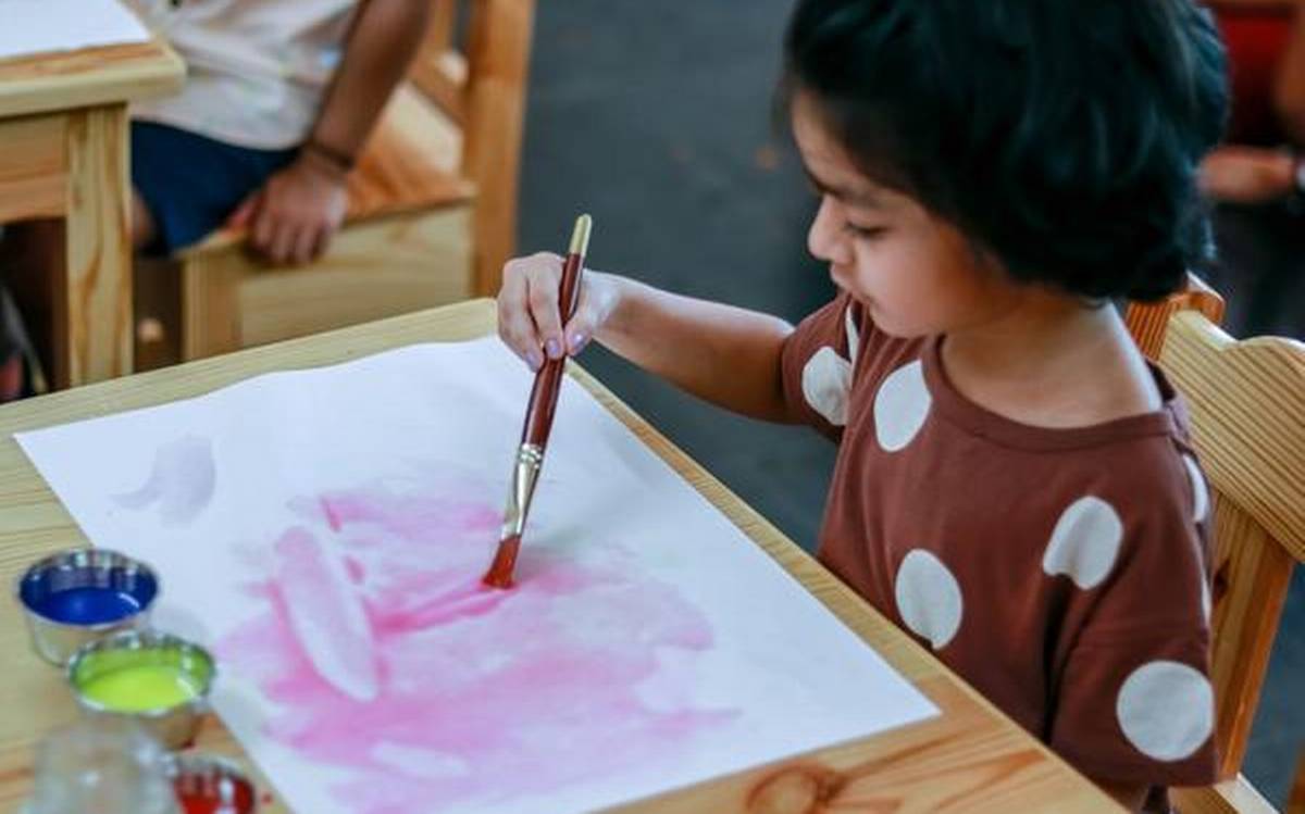 Lớp vẽ cho bé tại Quận Thủ Đức TpHCM là một nơi lý tưởng cho các bé phát triển khả năng nghệ thuật của mình. Với phương pháp giảng dạy tùy chỉnh và chuyên nghiệp nhất từ các giáo viên tâm huyết và giàu kinh nghiệm, các bé sẽ phát triển khả năng vẽ tranh của mình một cách tự nhiên và hiệu quả nhất.